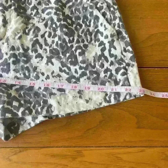 Joie Womens Size 10 100% Linen Shorts Cheetah Animal Print Summer Comfort - Picture 2 of 7